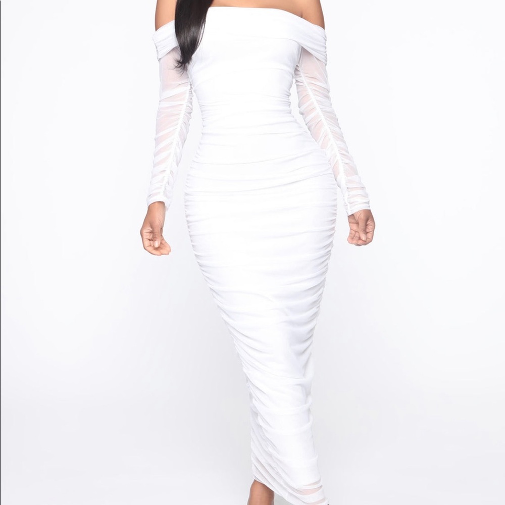 Fashion Nova XS White Maxi Dress